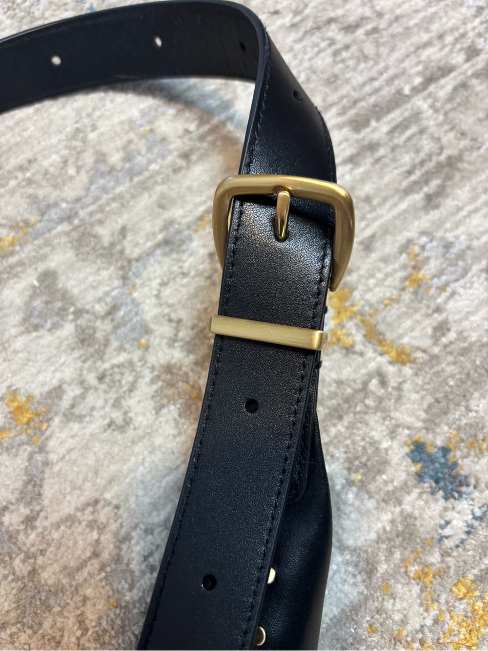 Essential Curve Shoulder Bag by Madewell - Picture 8 of 10